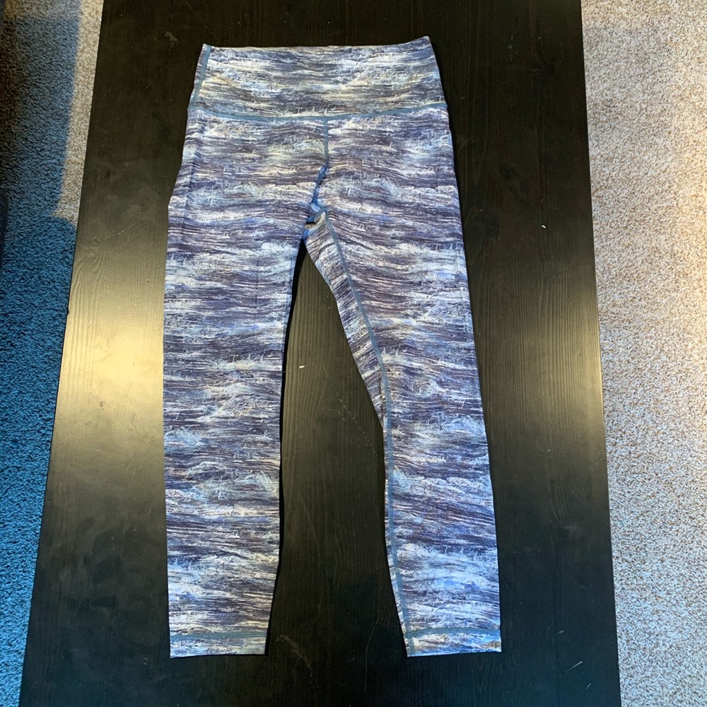 Blue patterned Lululemon legging